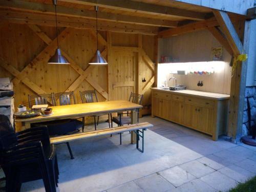 Green Garden Apartment