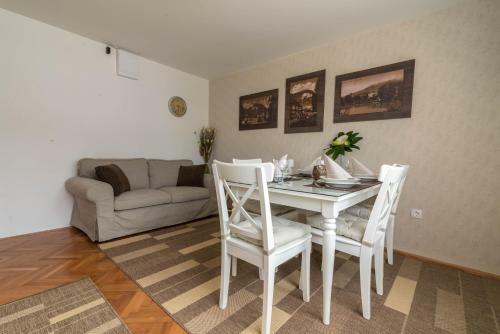 Hostal Apartments & Rooms Aleksandra