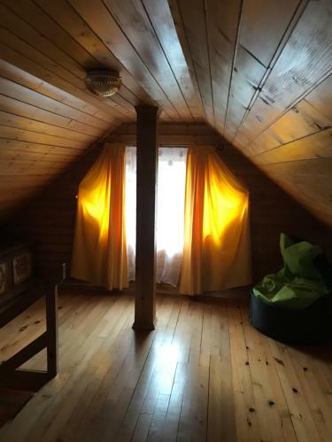 Hostal Wooden Cottage