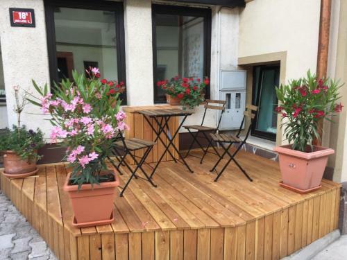 Castle Way Apartments Tamy