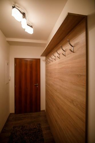 Apartm�n Adam Bystr� T�le
