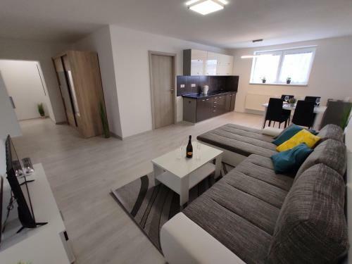 Apartm�ny Byt?a