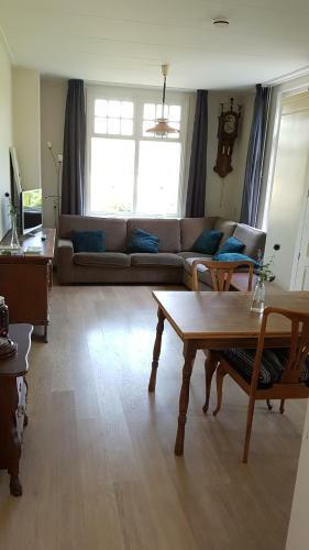 Apartamento Gastenverblijf Tjoene