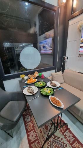 Caravangarage Tinyhouse Family
