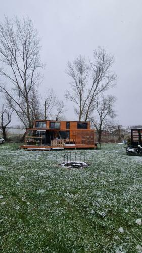 Caravangarage Tinyhouse Family