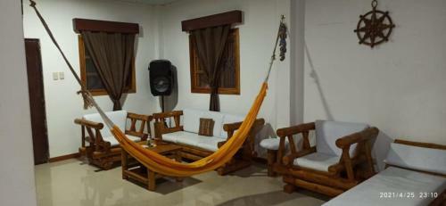 Tony�s Home Ayangue