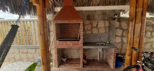 Tony�s Home Ayangue