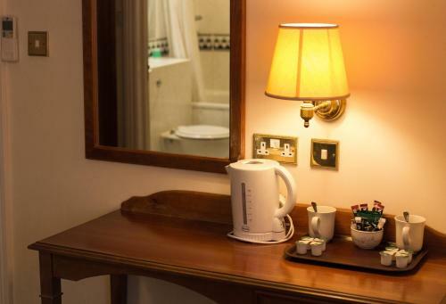 Hostal Abbey Lodge Hotel