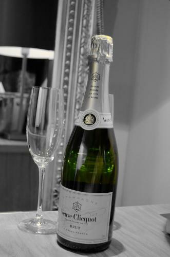 Residence 6 Luxury Serviced Apartments
