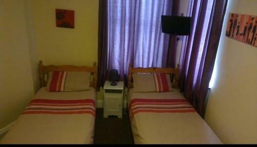 Hostal Park House B&B