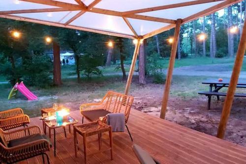 Cosy 4 Pers Chalet Midden In Bos Op de Veluwe