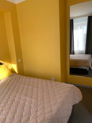 Hotel ?????