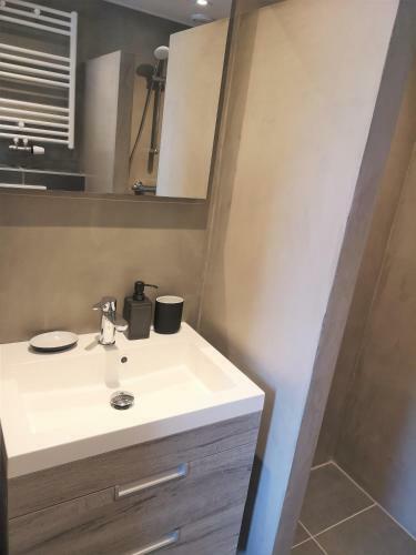 Apartamento Dwc00 - New Romantic Studio With Large Terrace
