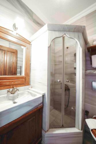 Hotel Cunda Tas Konak Otel