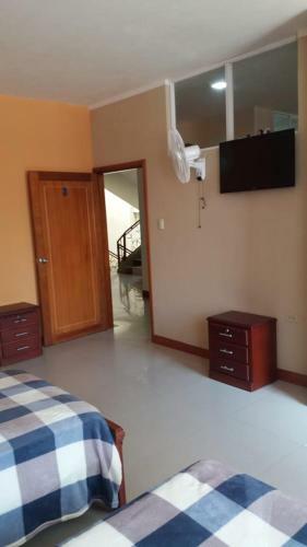 Hostal Hotel Dub�i