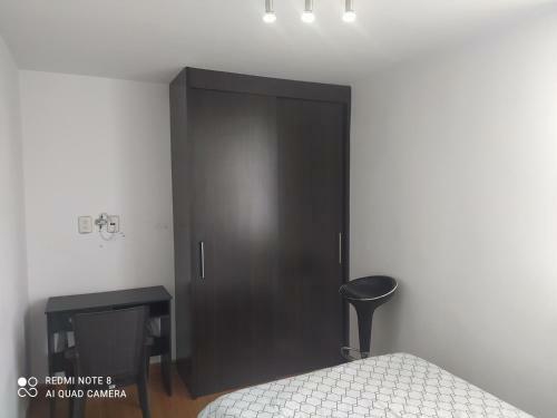 The Palms Apartamento � Meses