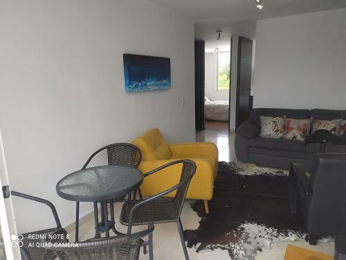 The Palms Apartamento � Meses