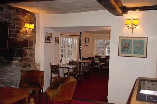 Posada The Three Cocks Coaching Inn