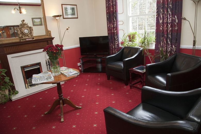 Hostal Lonsdale House Hotel