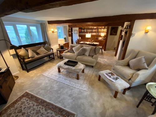 Heads Cottage