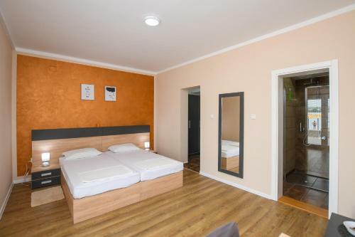 Danubiana Apartments 5-6