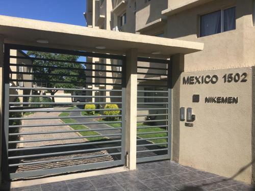 Apartamento Edificio Nikemen, Moderno Dpto Con Patio Y Cochera Cubierta