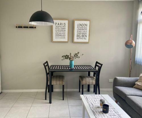 Del Alto Apartment