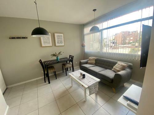 Del Alto Apartment