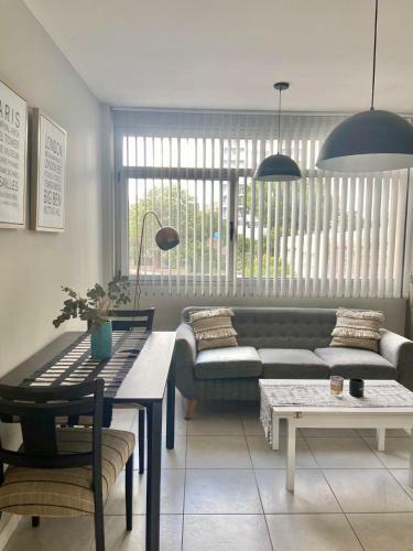 Del Alto Apartment