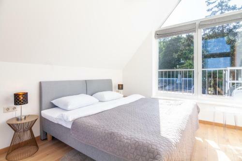 Happy Day Apartment, By Cohost
