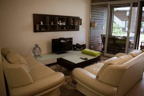 Privat?s Apartamentai ?alia J?ros
