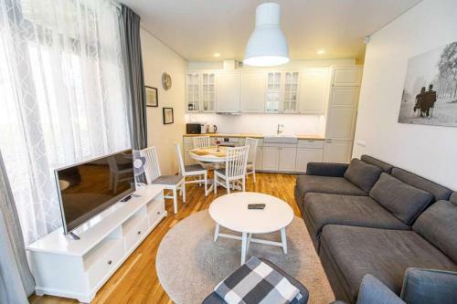 Comfortable Apartment In Prestigious Seaside Area