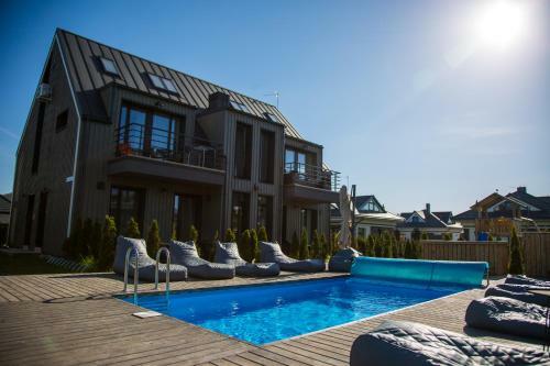 Lilly Apartment With Pool And Terrace