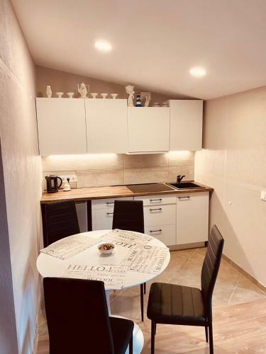 Stylish 2 Bedrooms Apartments