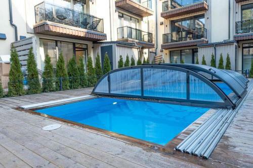 Apartamento 2.5 Kambari? Butas Per Du Auk?tus Su Baseinu