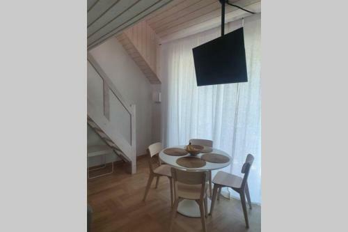 Apartamento 2.5 Kambari? Butas Per Du Auk?tus Su Baseinu