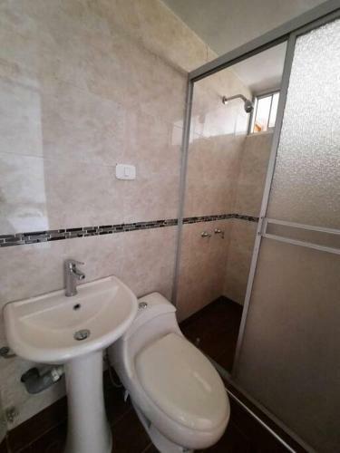C�modo Y Amplio Apartamento Amoblado