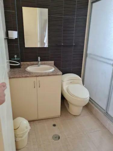 Apartamento Lindo, Amplio E Independiente Departamento