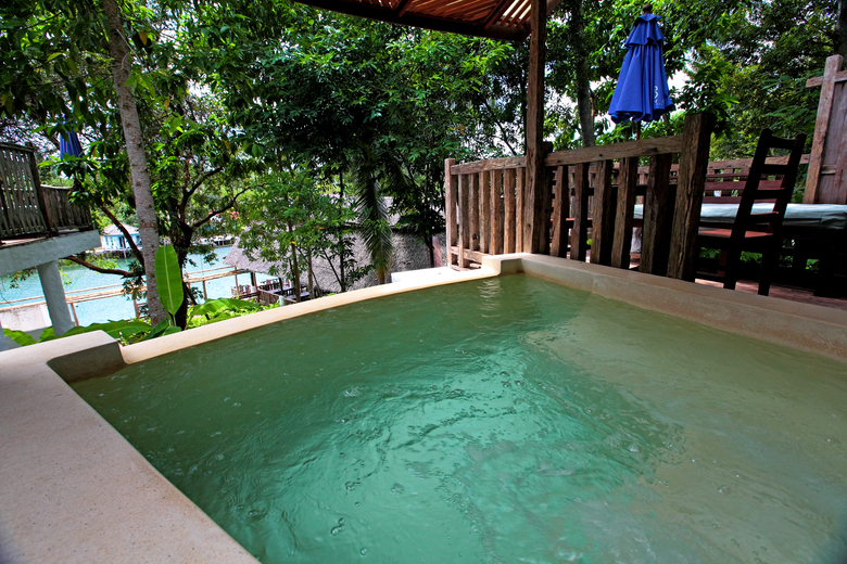 Hotel Aana Resort N Spa