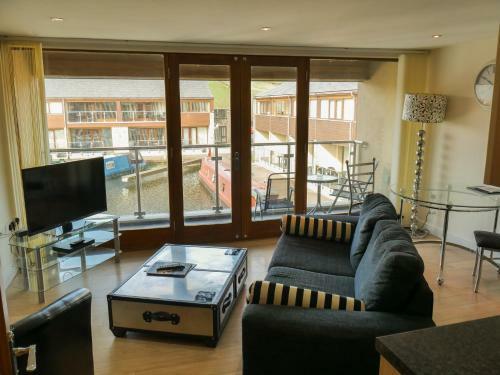 Tewitfield Marina Aparthotel
