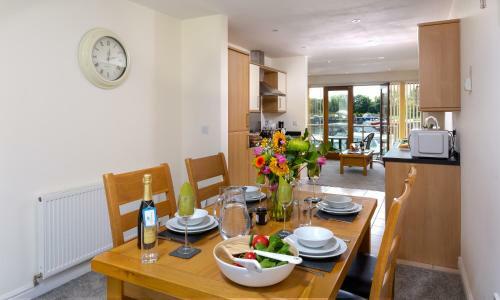 Tewitfield Marina Aparthotel