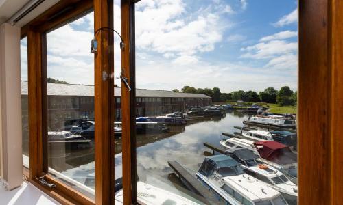 Tewitfield Marina Aparthotel