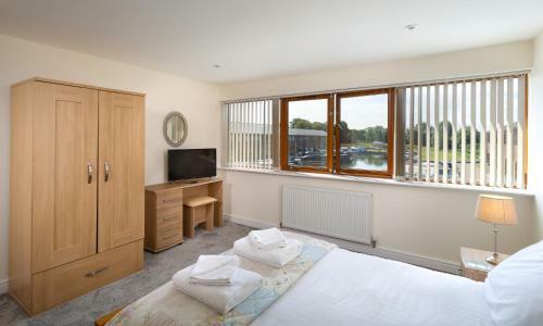 Tewitfield Marina Aparthotel