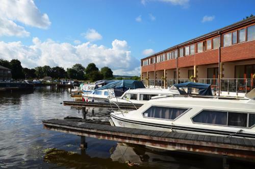 Tewitfield Marina Aparthotel