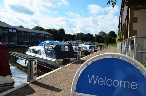 Tewitfield Marina Aparthotel