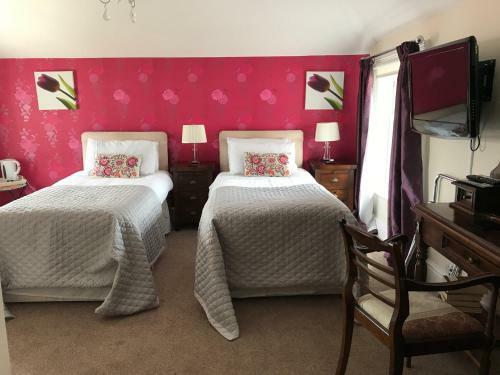 Bed & Breakfast Crickleigh House