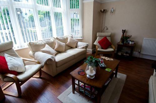Hostal The Red House Guest House