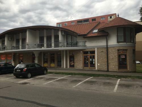 Kond� Apartments D