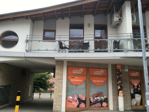 Kond� Apartments D