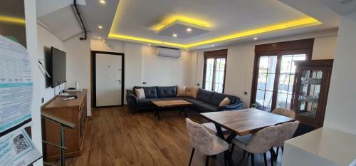 Gorgeous Villa With Private Pool In Antalya